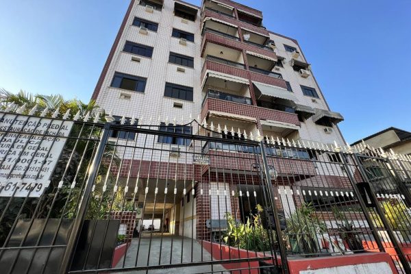 Agradável Apartamento 2 Quartos com Varanda Elevador Vaga de Garagem em Rocha Miranda
