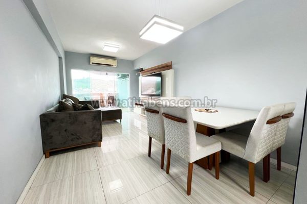 Ótimo Apartamento 2 Quartos, Closet, Varanda, Portaria 24h, Elevador, Comércio na Vila da Penha